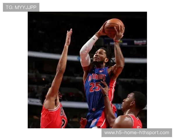 左路下底传中被补射入网，引爆现场欢呼！