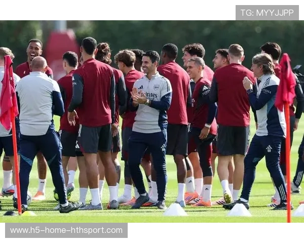 萨卡中场直塞撕开对方防守