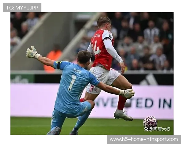 英超榜首争夺：积分差距缩小到一场比赛的尺度